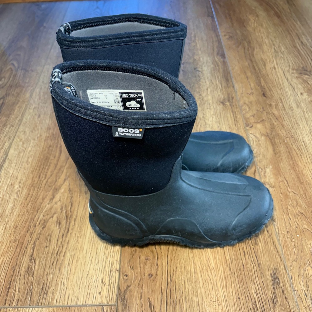 Bogs Boots Womens 8 Black Classic Mid Neo Tech Rubber Waterproof Insulated Snow
